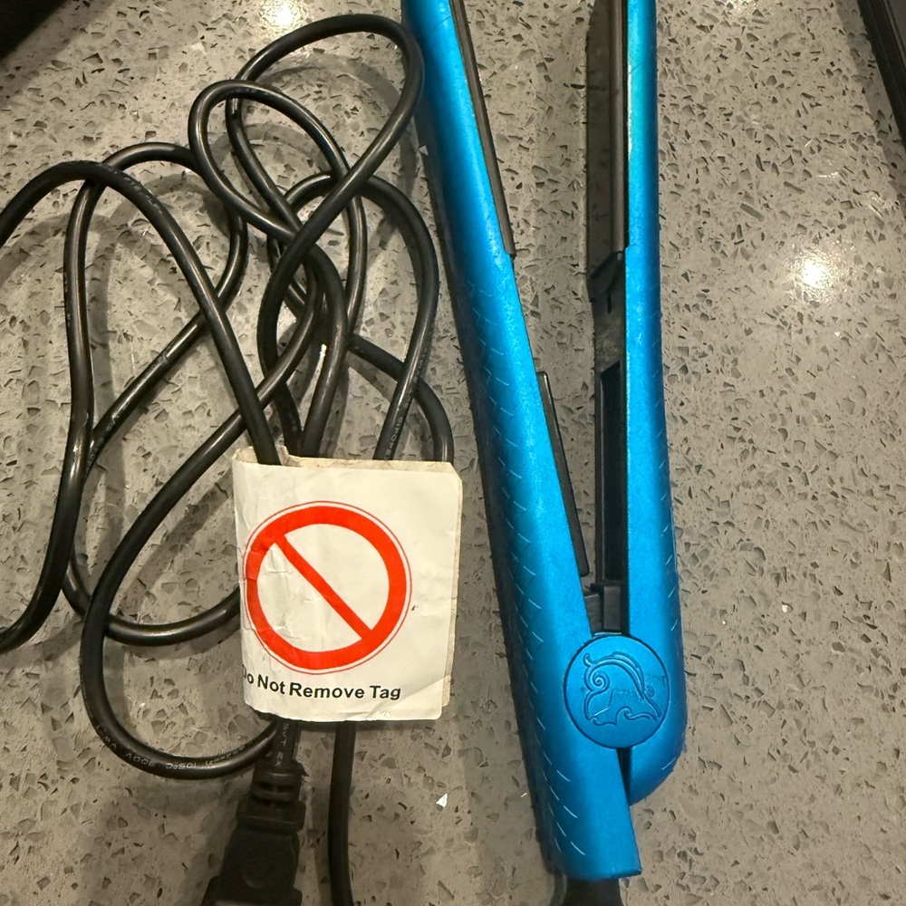 Novella Royale Blue Hair Straightener